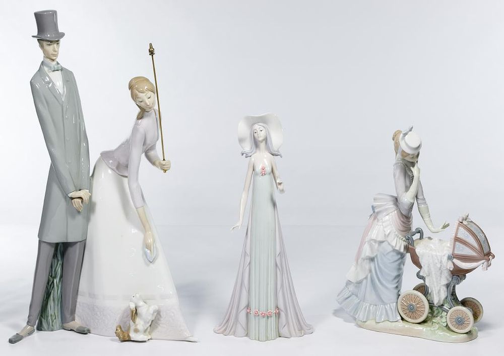 Lot 374: Lladro Figurine Assortment