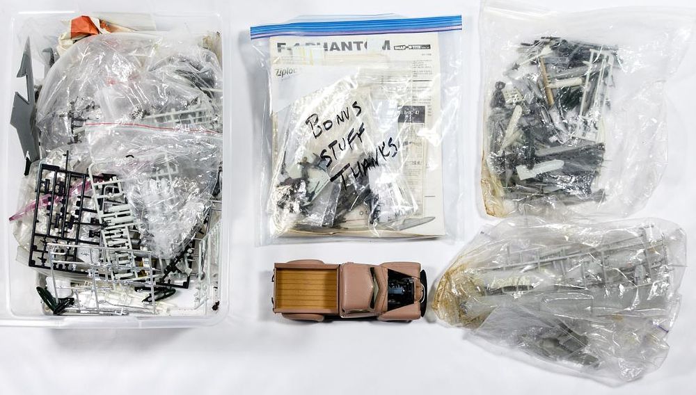 Lot 383: Model Kit Assortment