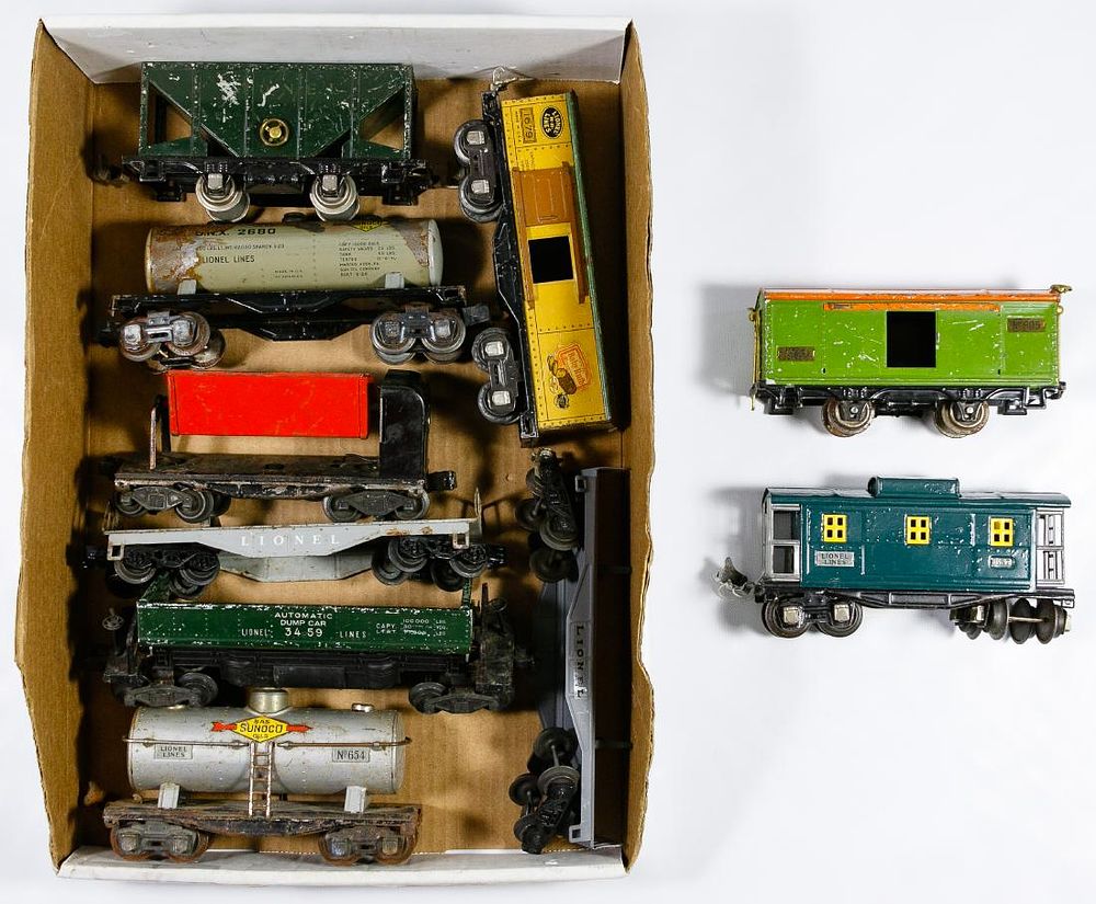 Lot 392: Lionel Model Train assortment