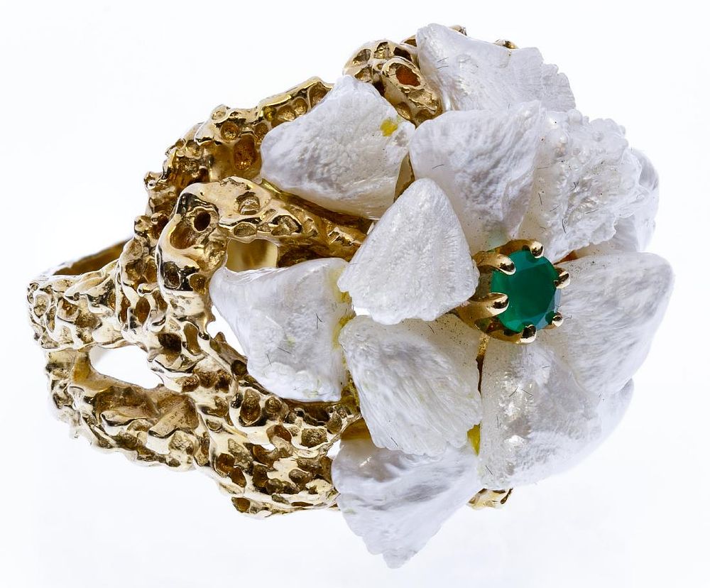Lot 158: 14k Gold, Emerald and Pearl Ring