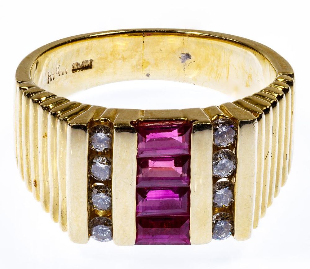 Lot 160: 14k Gold, Ruby and Diamond Ring