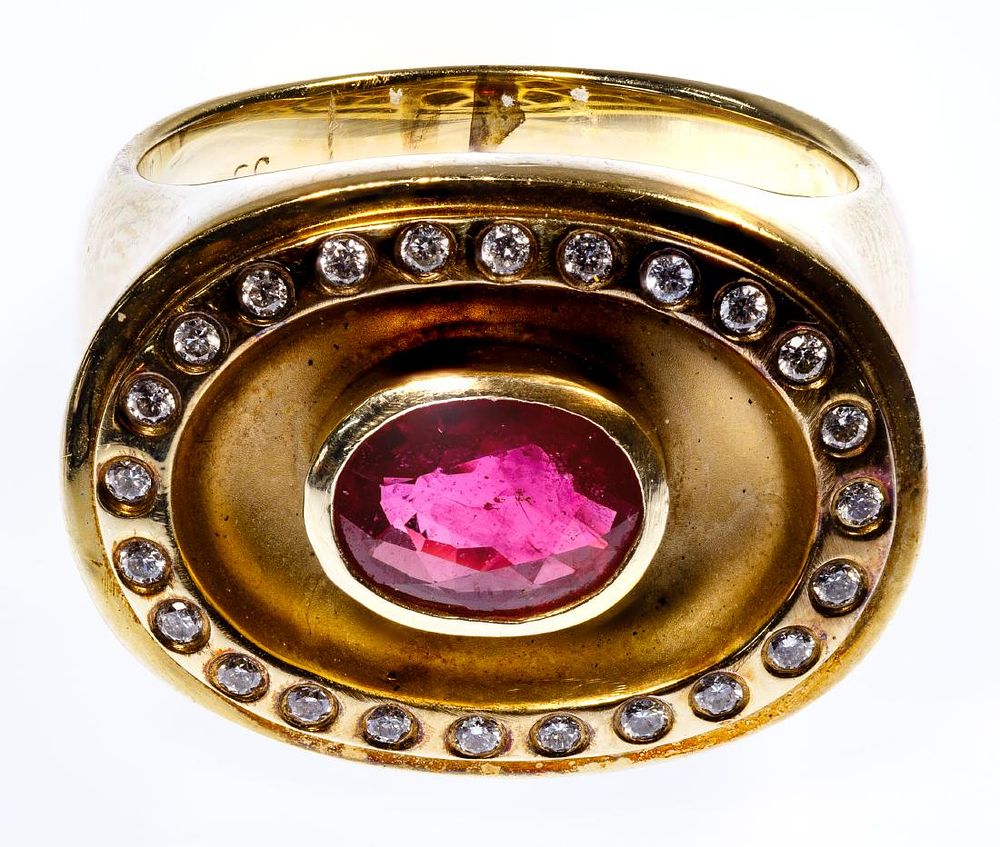Lot 175: 14k Gold, Ruby and Diamond Ring