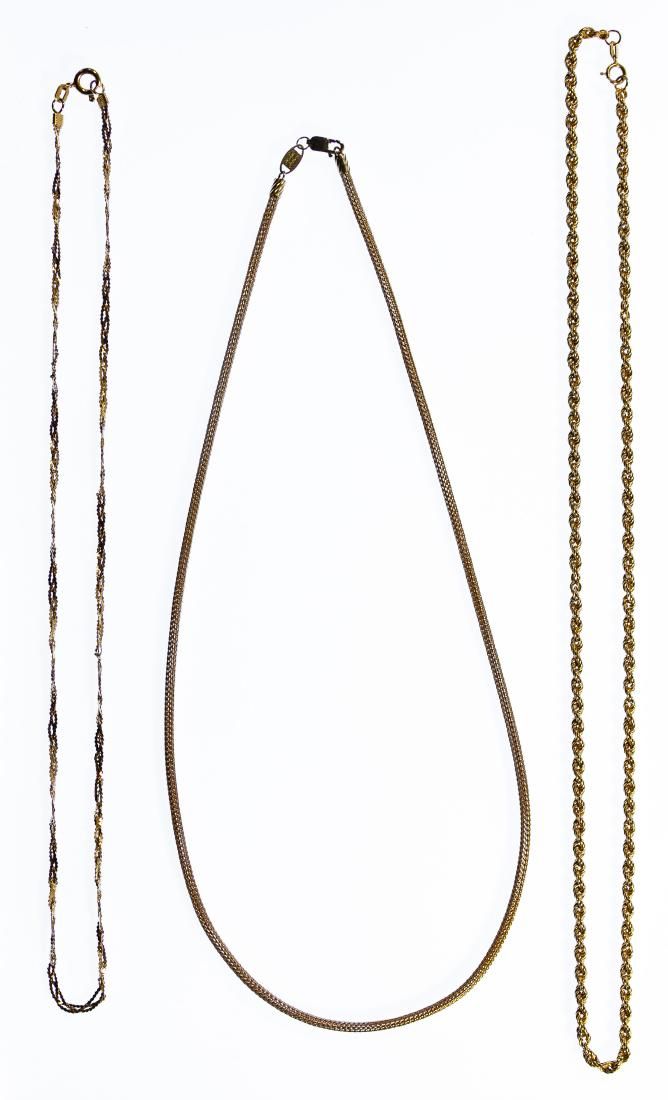 Lot 178: 14k Gold Necklace Assortment