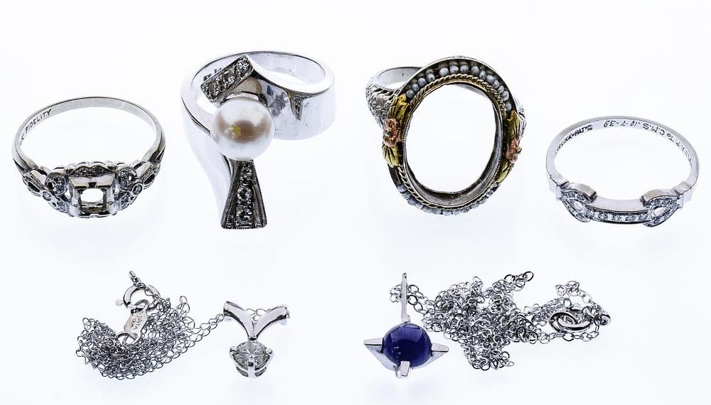 Lot 186: 14k White Gold Jewelry Assortment