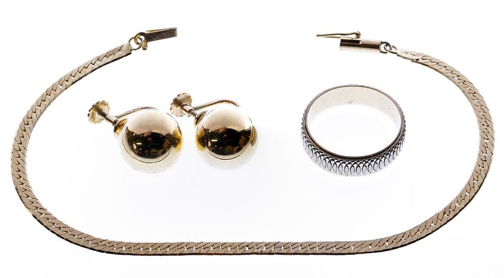 Lot 189: 14k Gold Jewelry Assortment
