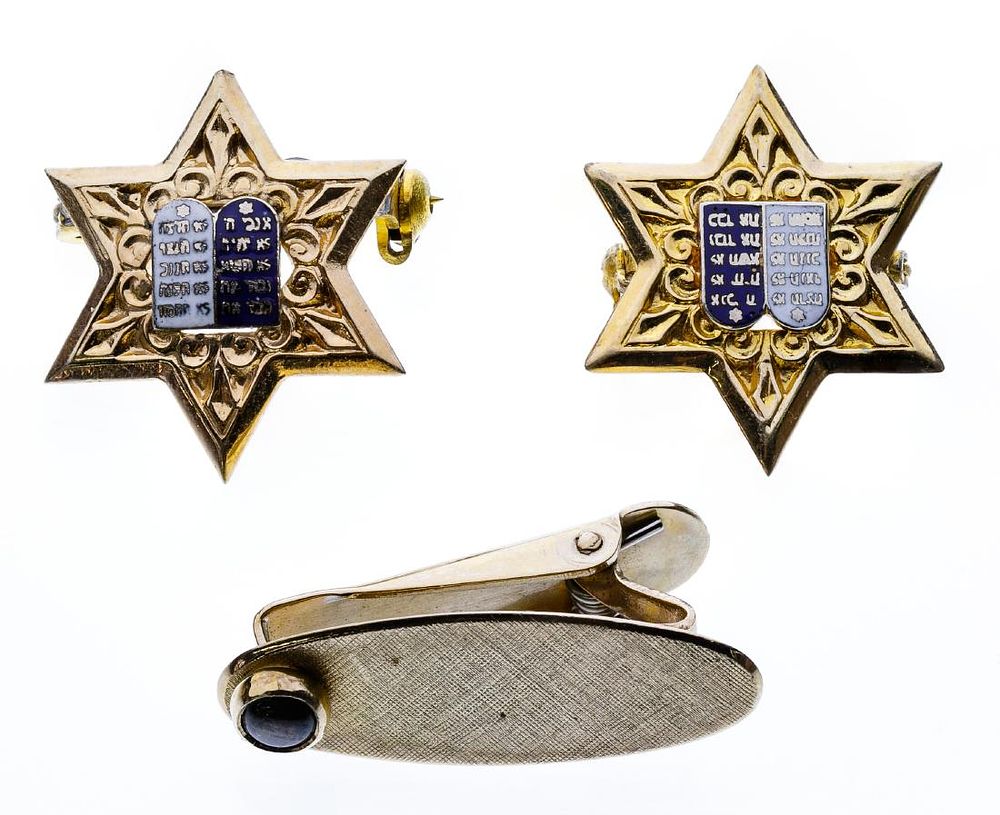 Lot 192: 14k Gold Jewelry Assortment