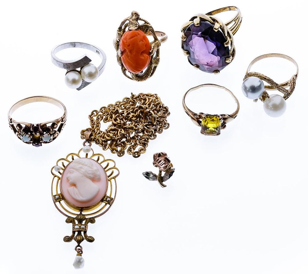 Lot 198: 10k Gold Jewelry Assortment