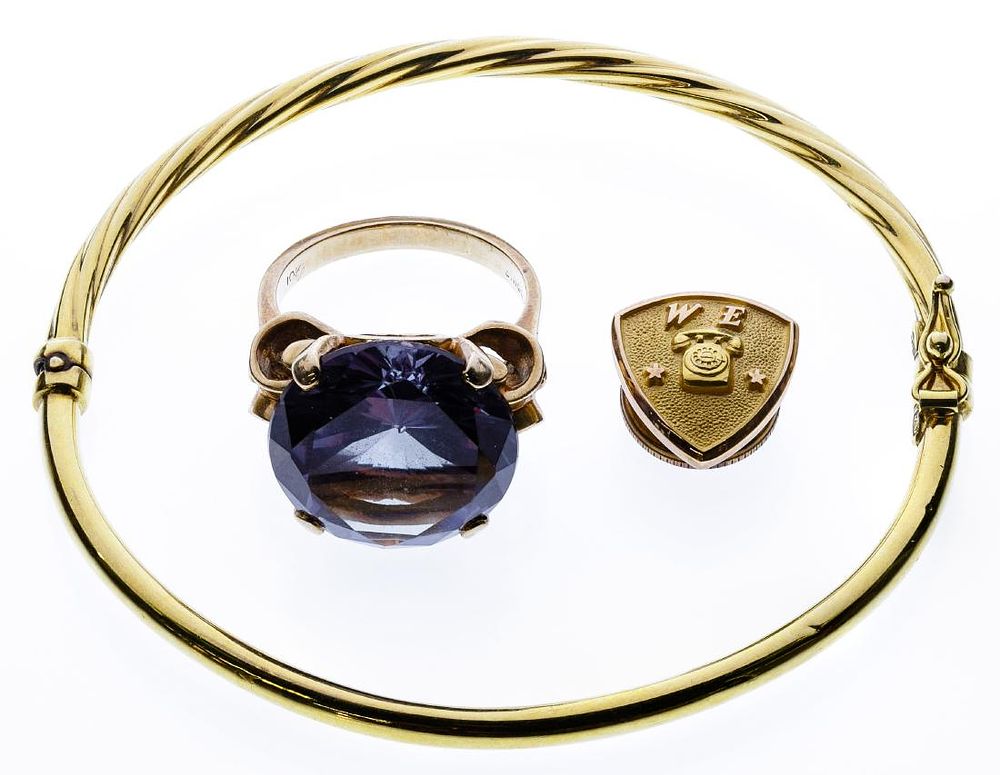 Lot 199: 10k Gold Jewelry Assortment