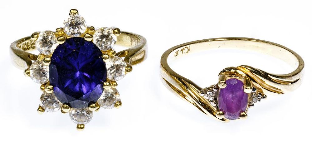 Lot 200: 10k Gold Rings