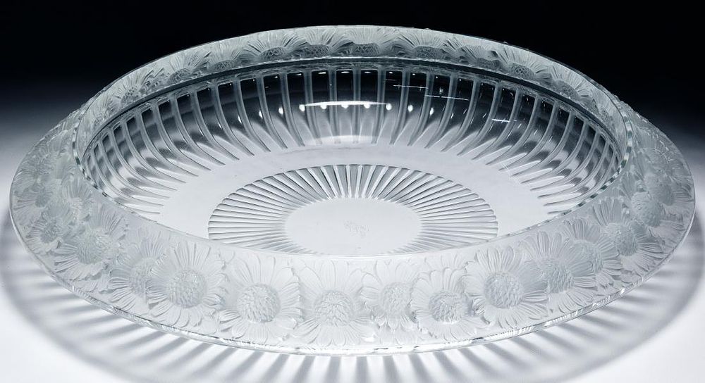 Lot 252: Lalique Crystal 'Marguerite' Bowl