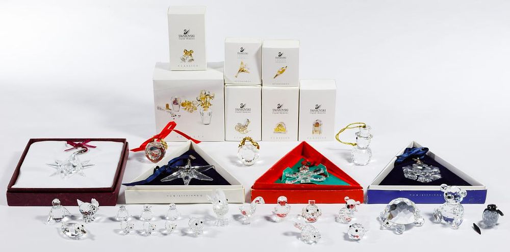 Lot 253: Swarovski Crystal Assortment