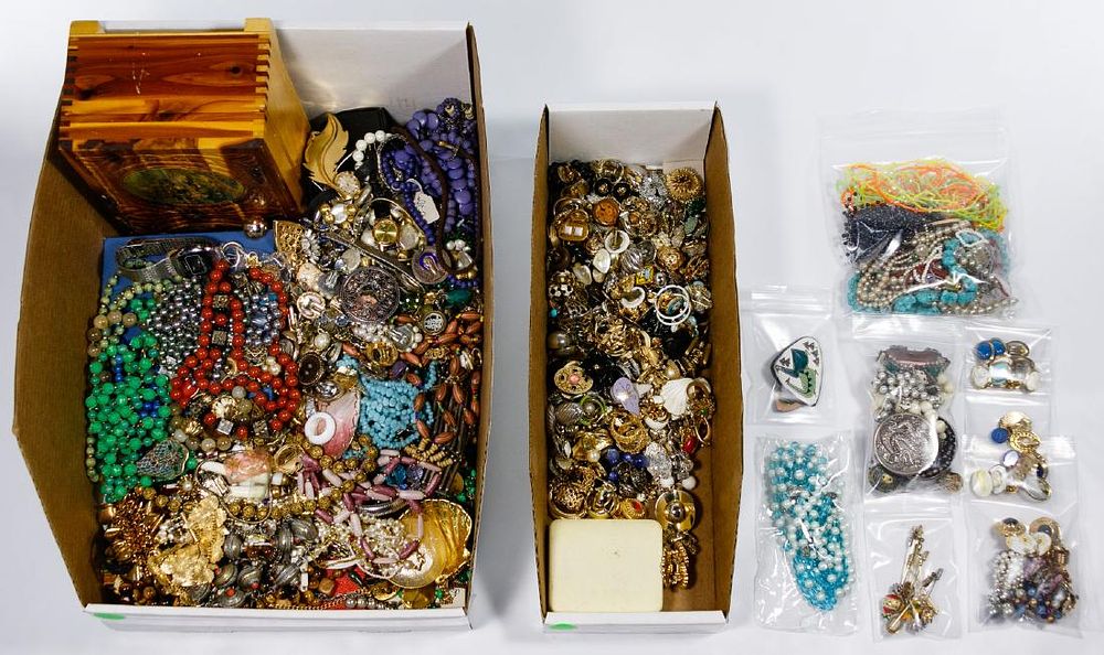 Lot 322: Sterling Silver and Costume Jewelry Assortment