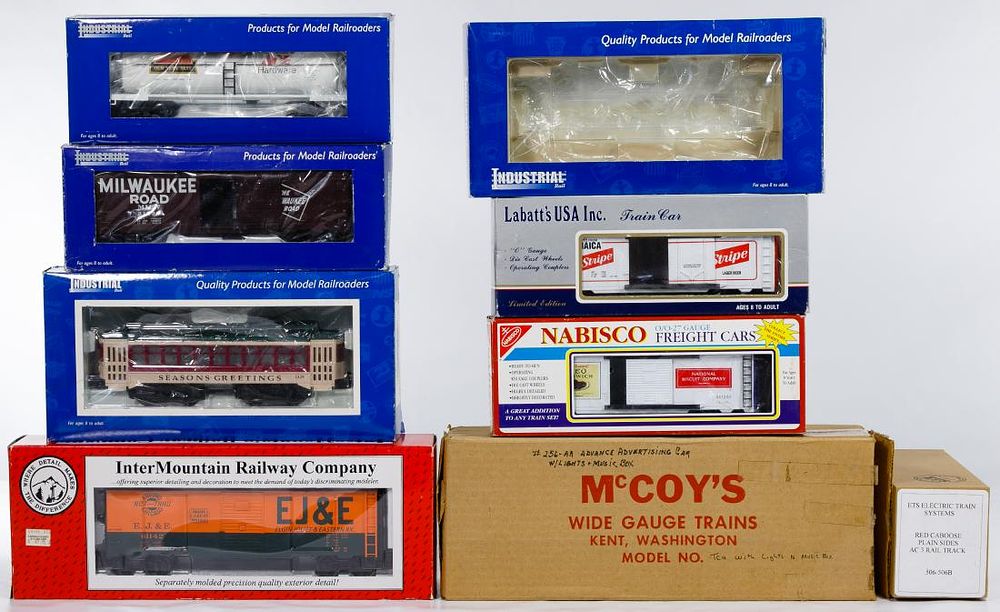 Lot 207: Lionel Model Train Assortment