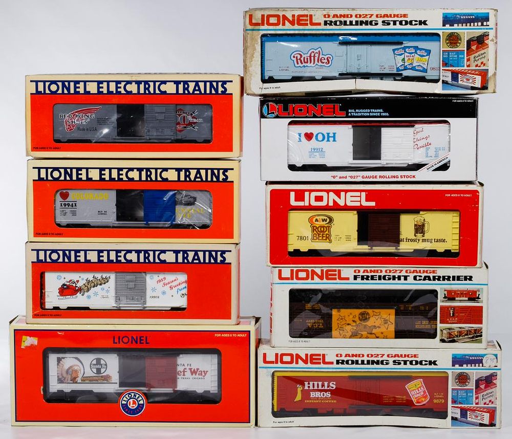 Lot 226: Lionel Model Train Car Boxed Assortment