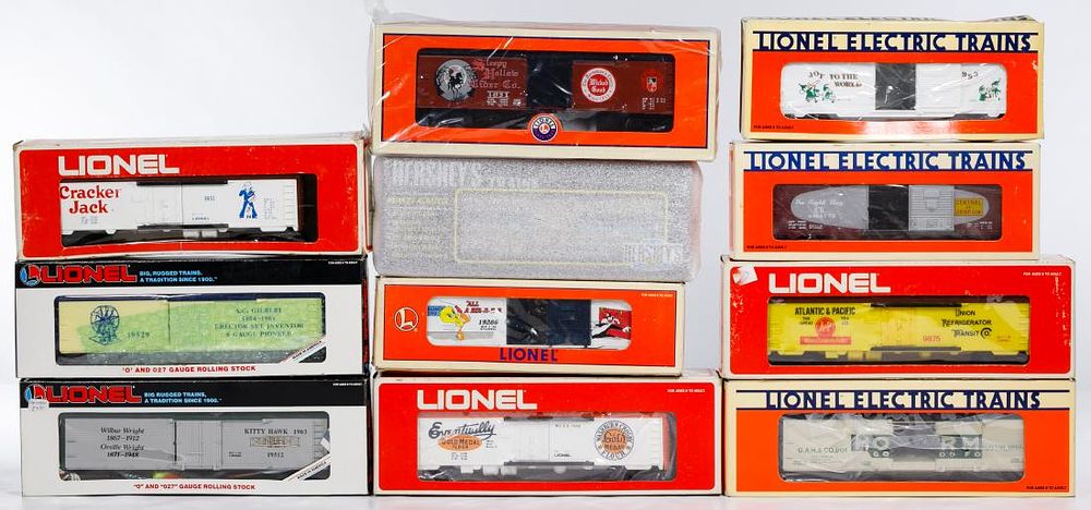 Lot 277: Lionel Model Train Car Assortment