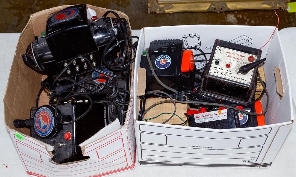 Lot 291: Lionel Model Train Transformer Assortment