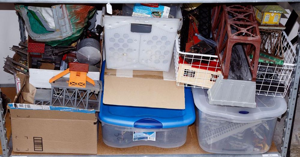 Lot 303: Model Train Accessory and Track Assortment