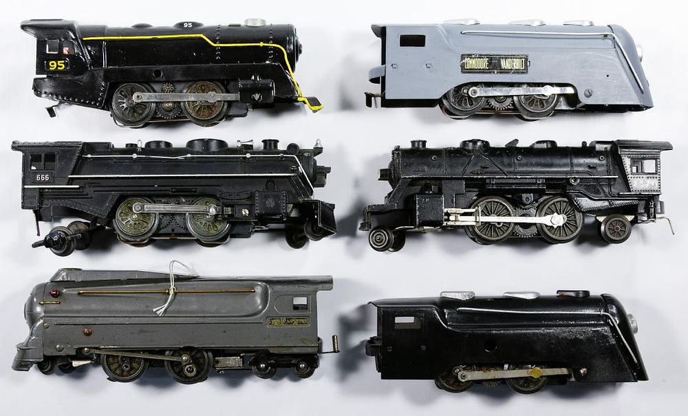 Lot 319: Locomotive Model Train Assortment