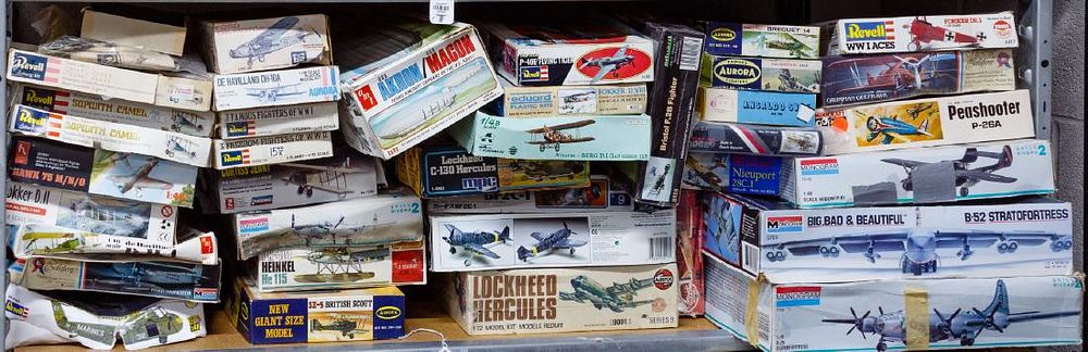 Lot 344: Model Plane Kit Assortment