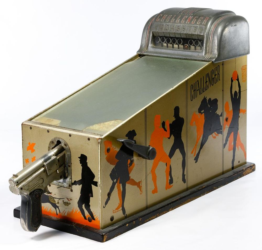 Lot 217: Challenger Penny Arcade Game