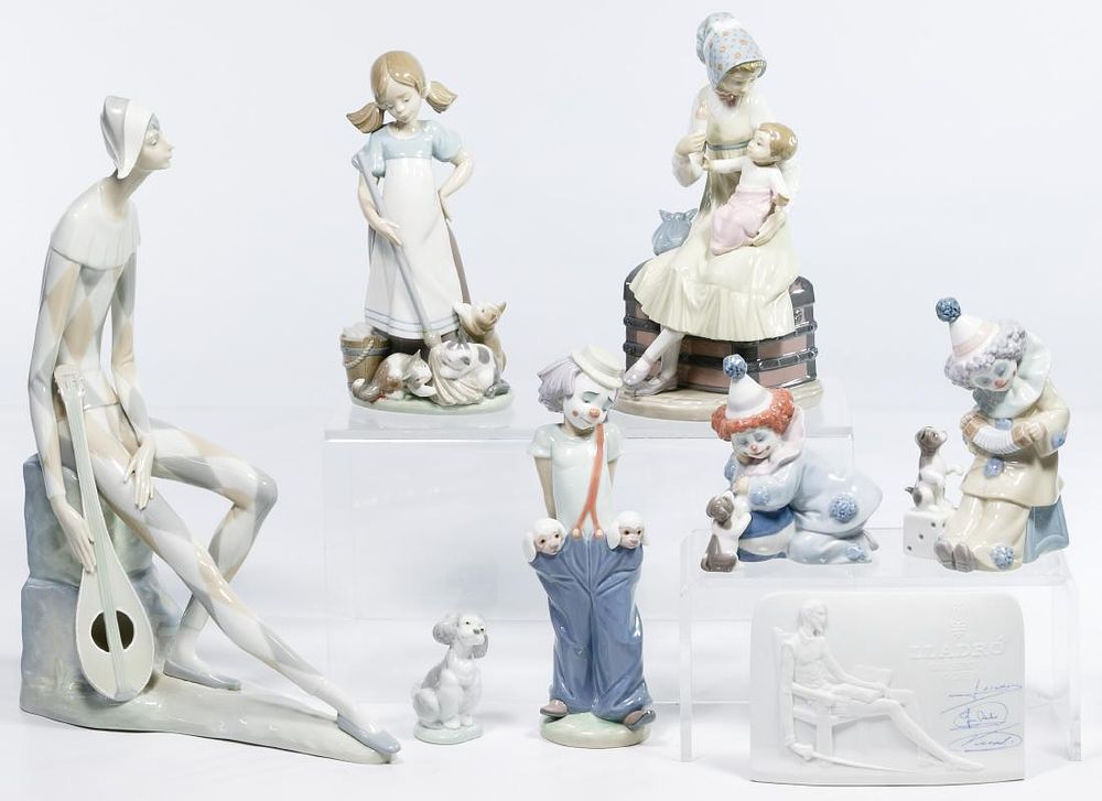 Lot 229: Lladro Figurine Assortment