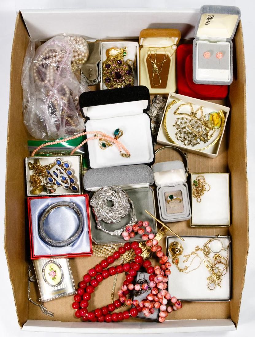 Lot 285: Costume Jewelry Assortment