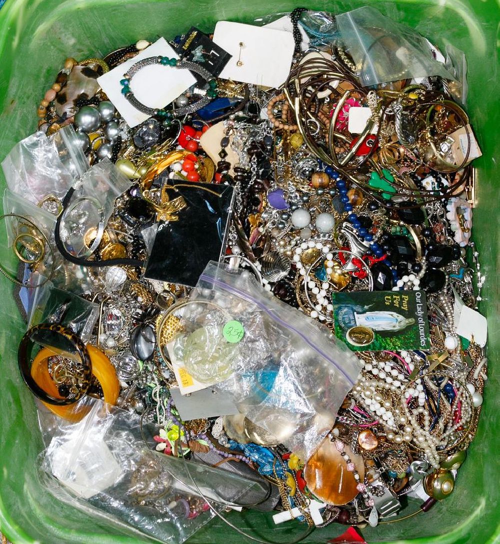 Lot 293: Costume Jewelry Assortment