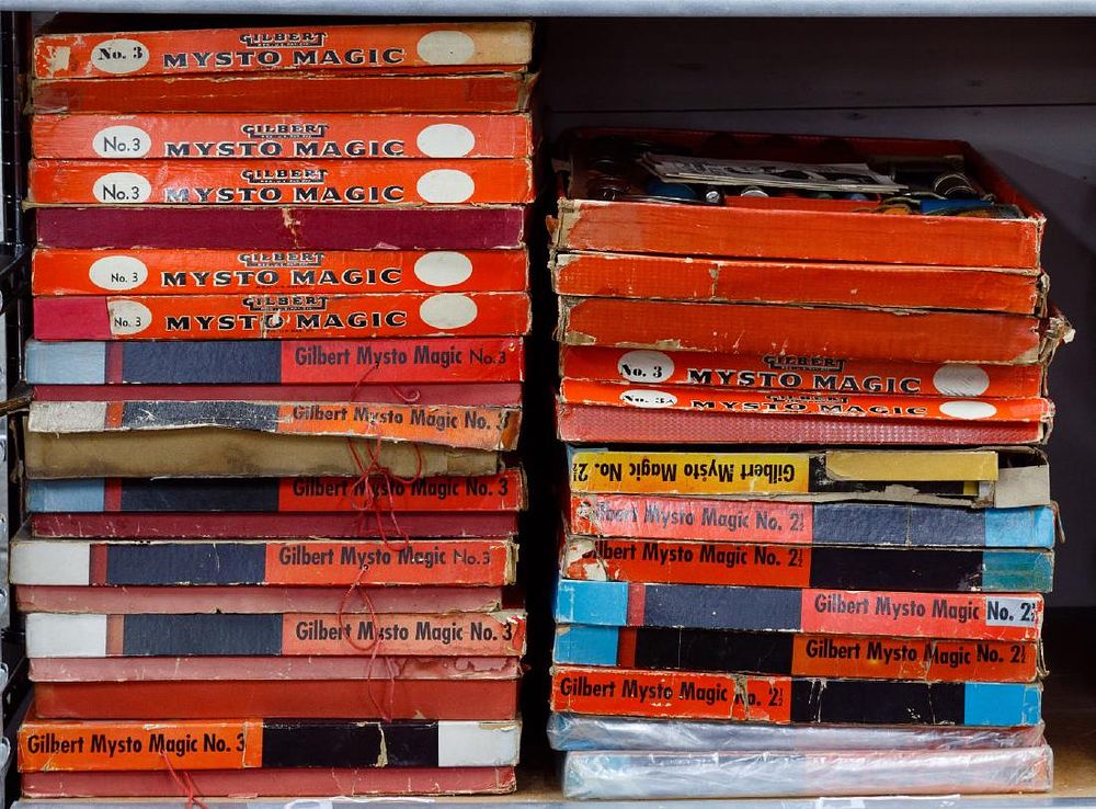 Lot 315: AC Gilbert Mysto Magic Assortment