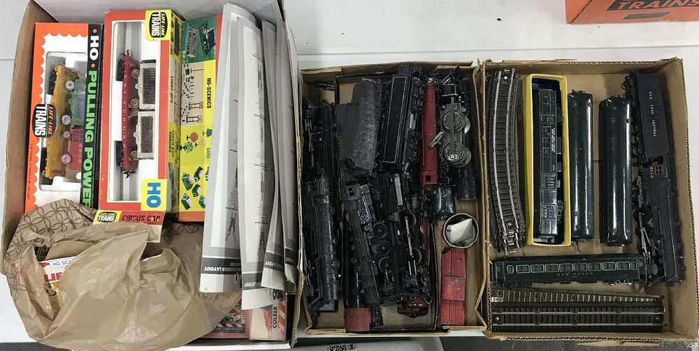 Lot 350: HO Model Train Assortment