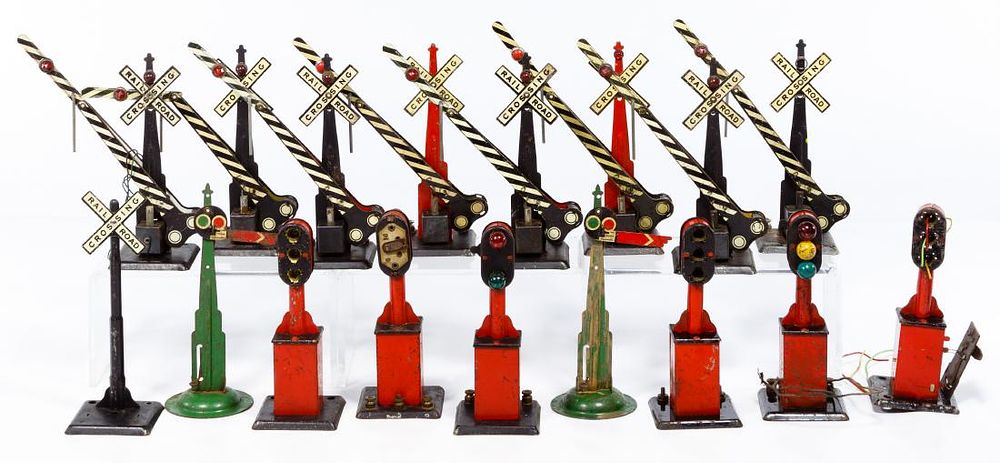 Lot 360: Marx Model Train Signal Light Assortment