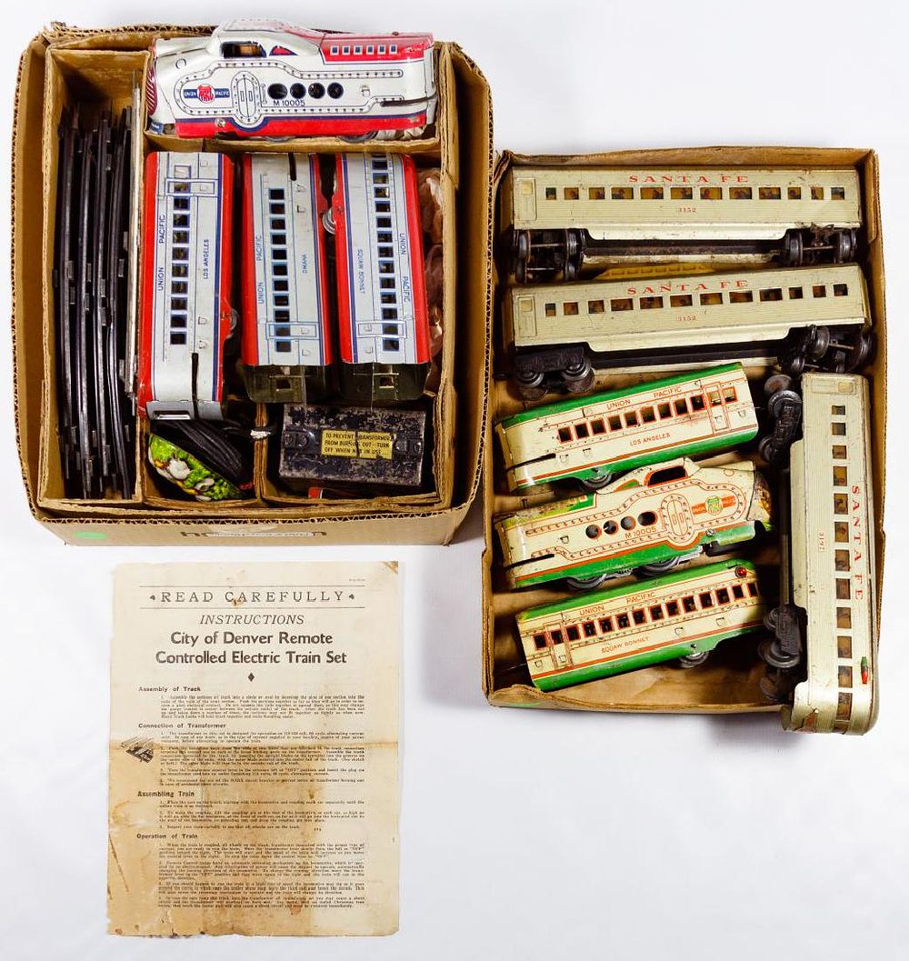 Lot 362: Marx O-Gauge Streamline Model Train Assortment
