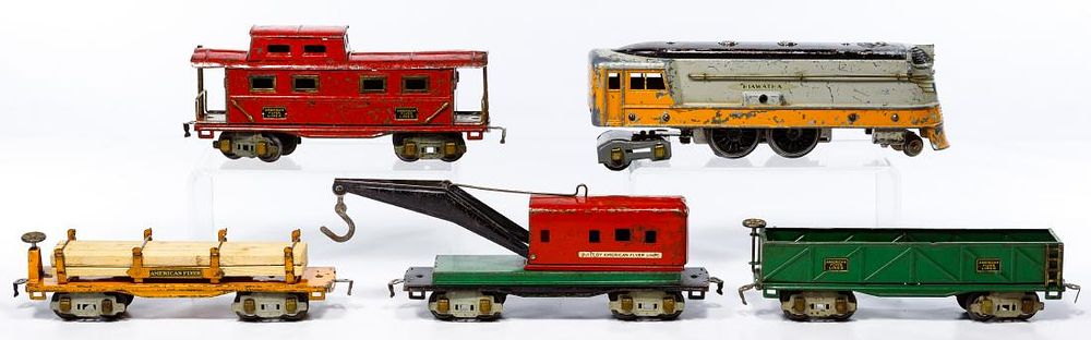 Lot 381: American Flyer Hiawatha Model Train