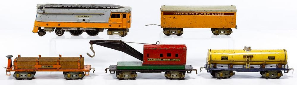 Lot 382: American Flyer Hiawatha Model Train