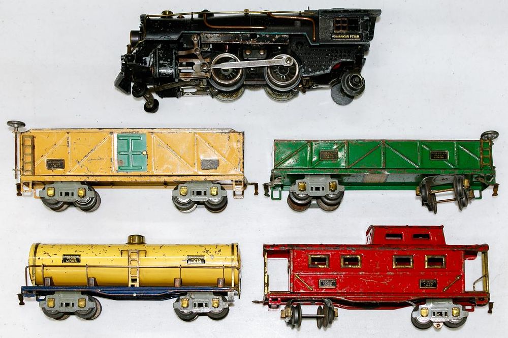 Lot 394: American Flyer Model Train Assortment