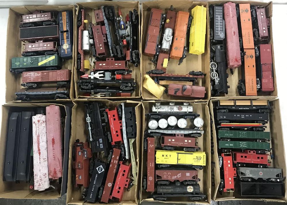 Lot 399: American Flyer Model Train Assortment