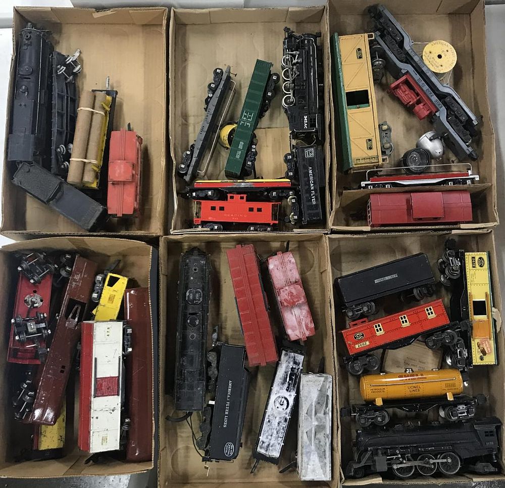 Lot 412: American Flyer Model Train Assortment