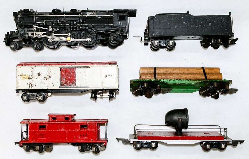 Lot 416: American Flyer Model Train Assortment