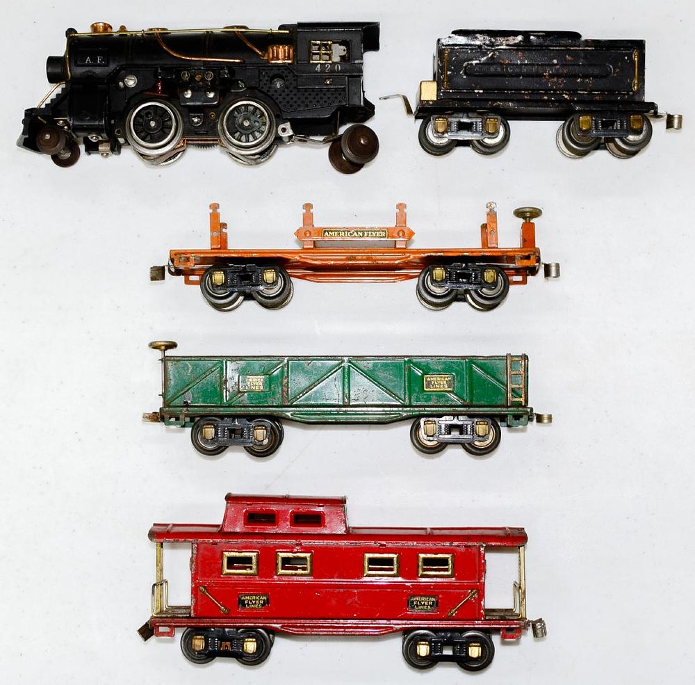 Lot 418: American Flyer Model Train Assortment