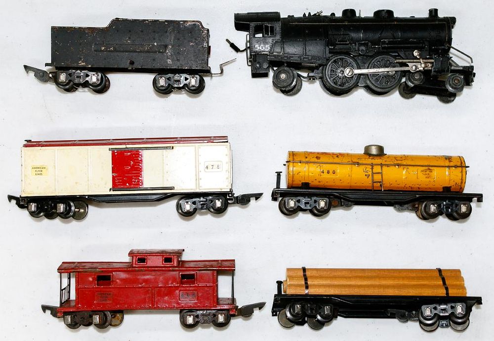 Lot 422: American Flyer Model Train Assortment
