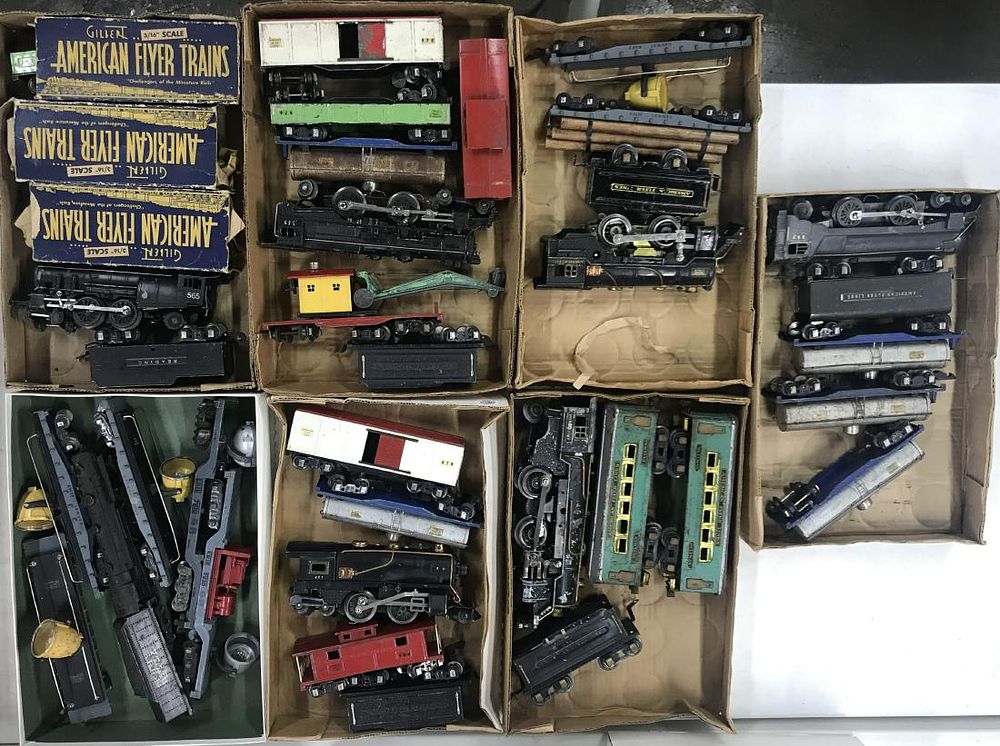 Lot 423: American Flyer Model Train Assortment