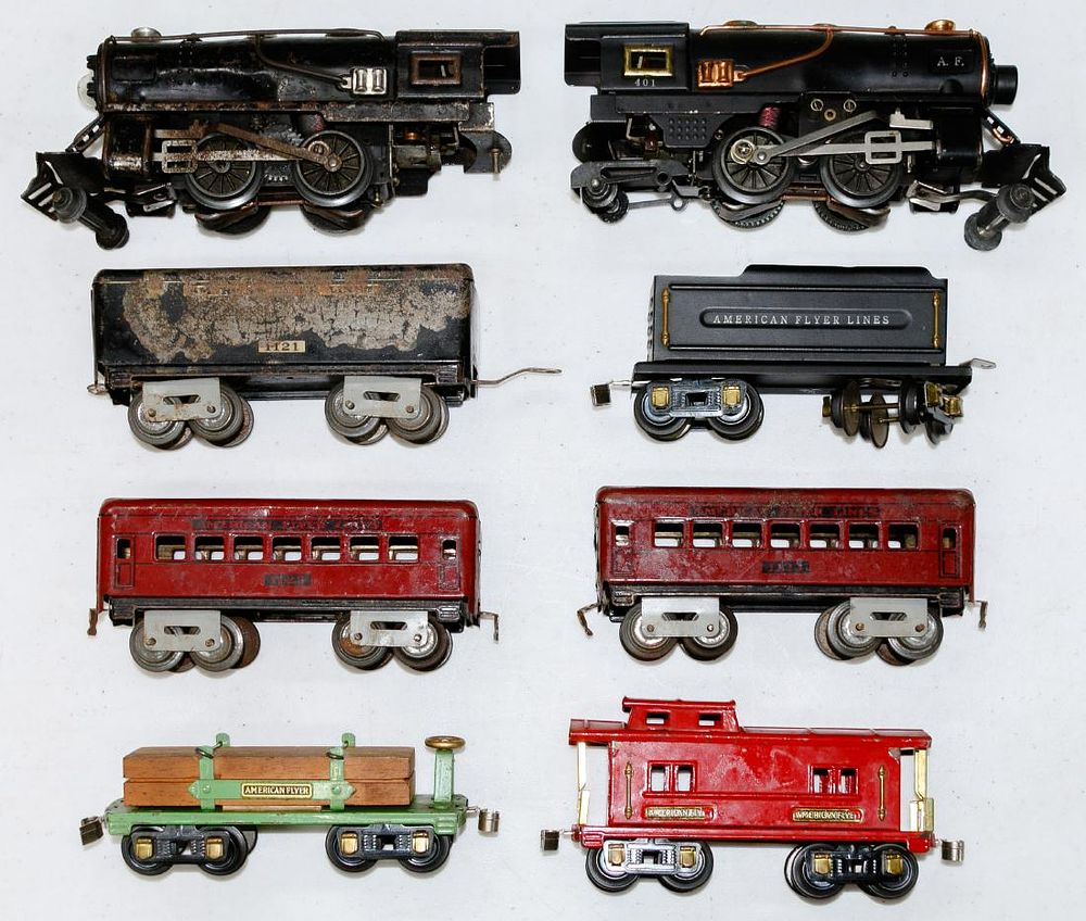 Lot 424: American Flyer Model Train Assortment