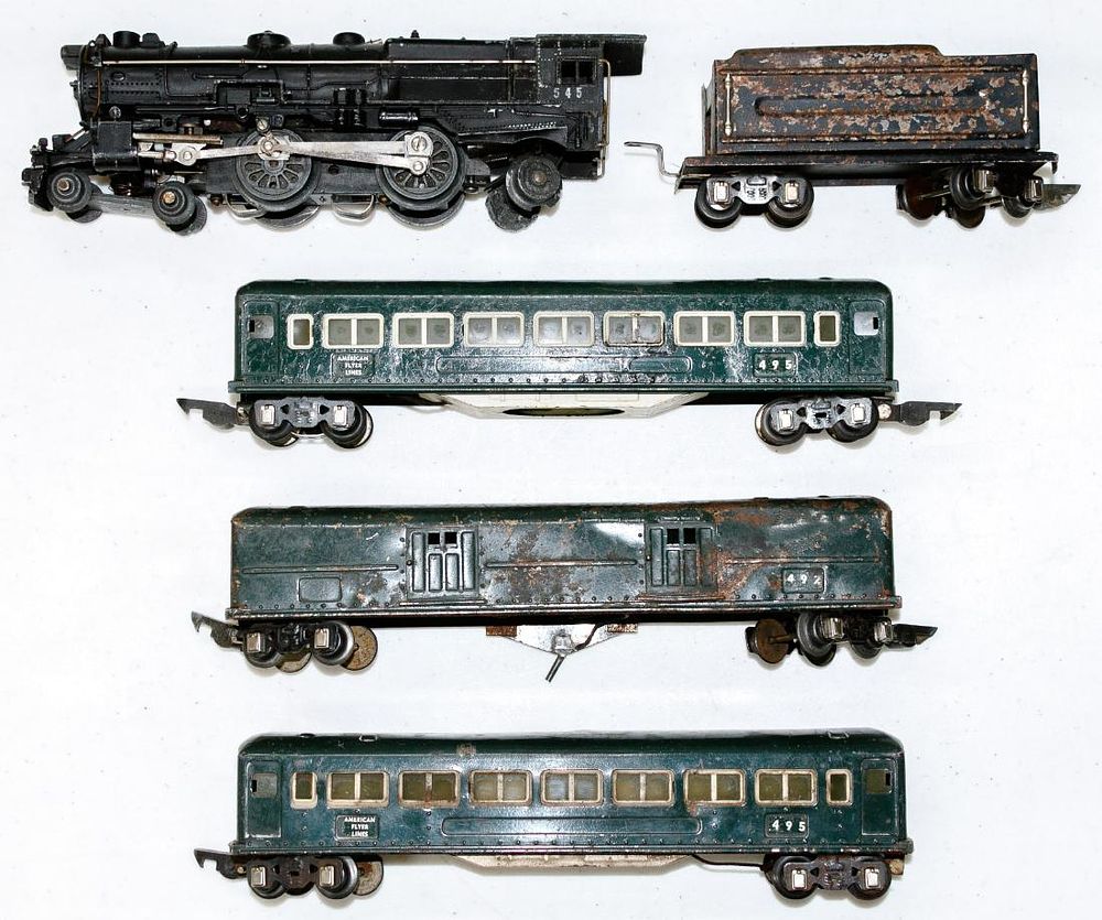 Lot 427: American Flyer Model Train Assortment