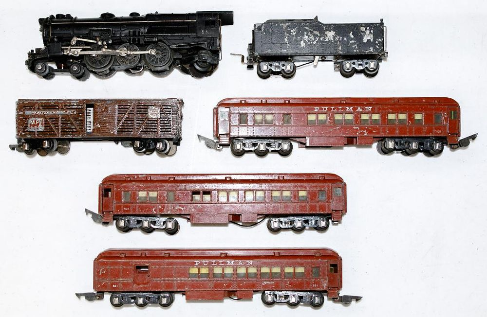 Lot 428: American Flyer Model Train Assortment