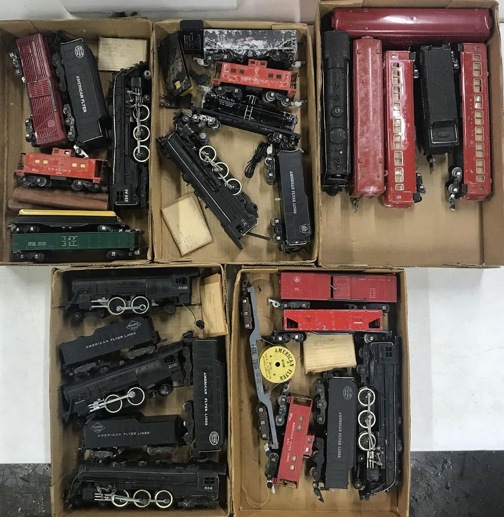 Lot 444: American Flyer Model Train Assortment
