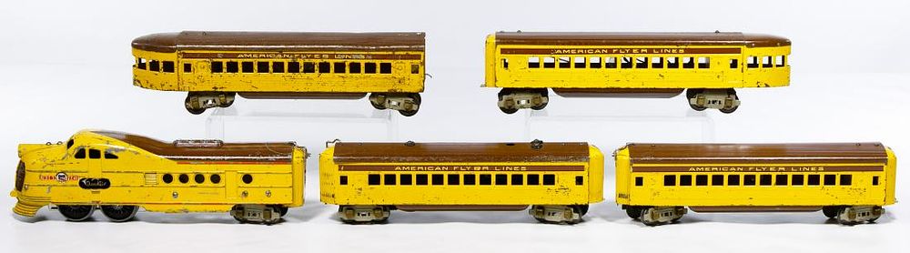 Lot 473: American Flyer Union Pacific Streamliner Model Train