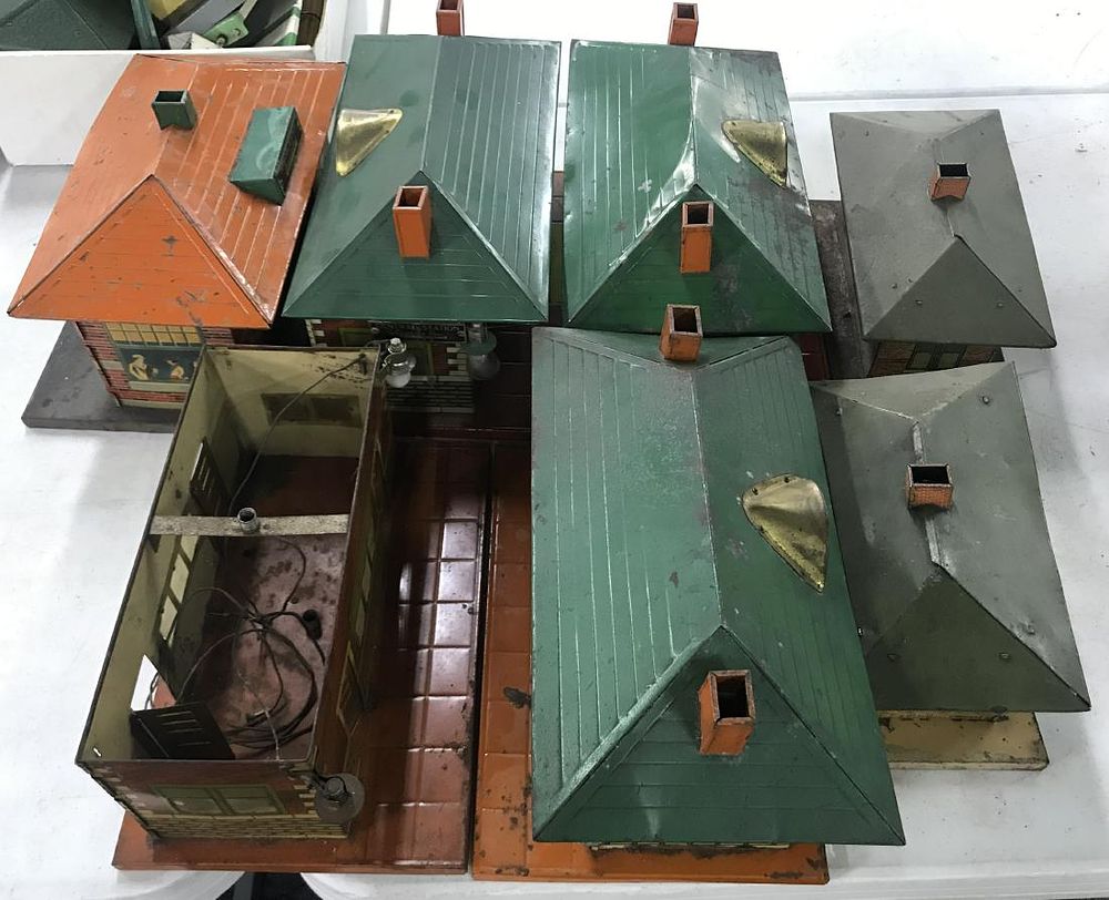 Lot 478: American Flyer Model Train Station Assortment