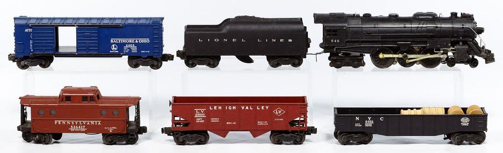 Lot 513: Lionel Model Train Assortment
