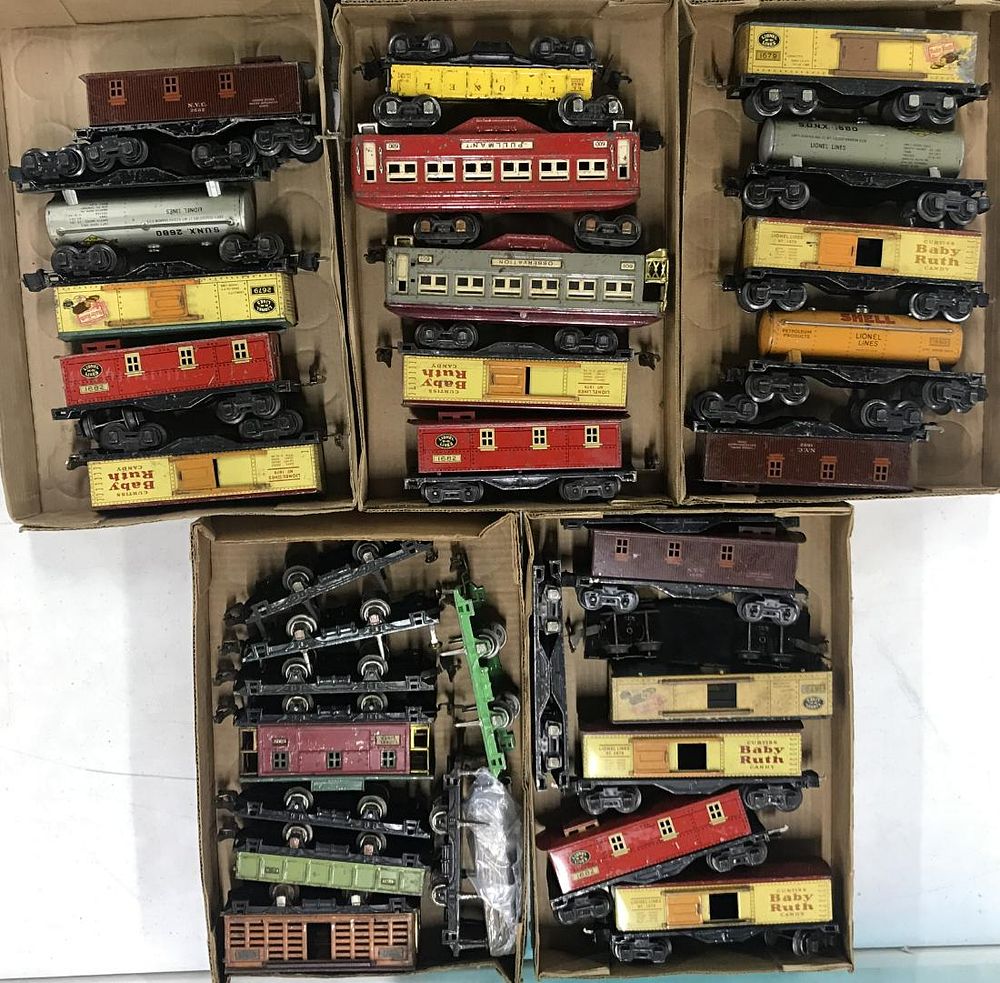 Lot 517: Lionel Model Train Car Assortment