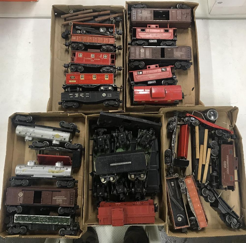 Lot 522: Lionel Model Train Car Assortment