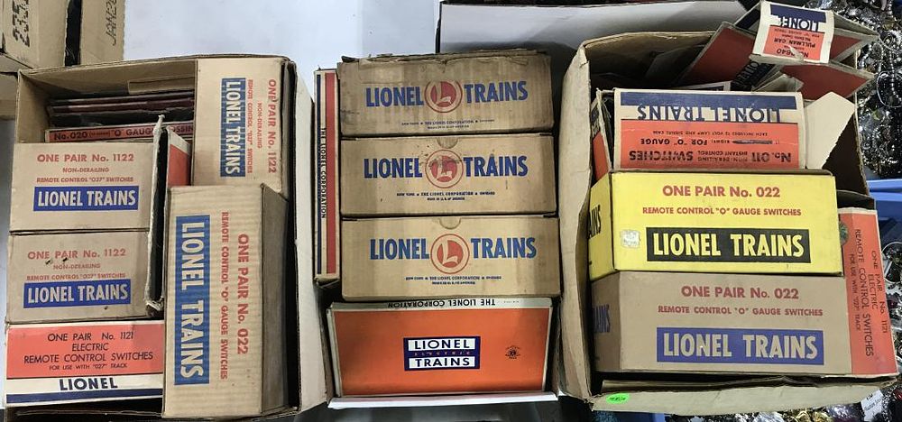 Lot 533: Lionel Model Train Boxed Accessory Assortment